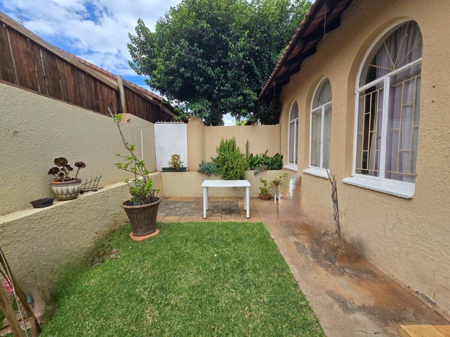 2 Bedroom Property for Sale in Heuwelsig Free State